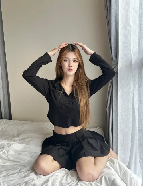 Desiree photo 2, asian, average, brunette, 167 cm, 59 kg, Small bust, Hong Kong