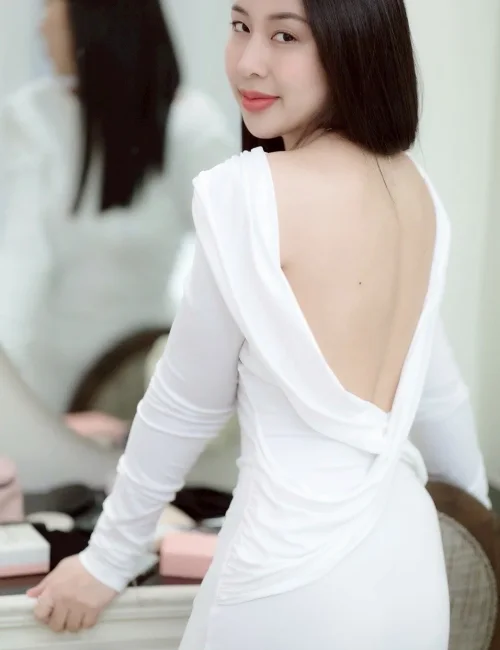 Tomoko photo 10, asian, petite, black hair, 162 cm, 51 kg, Small bust, Hong Kong