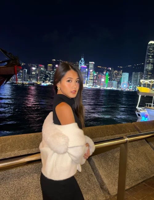 Ratri photo 4, asian, petite, black hair, 160 cm, 51 kg, Medium bust, Hong Kong